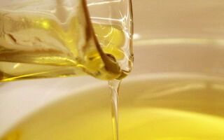 Стоит ли употреблять рапсовое масло: польза и потенциальный вред?